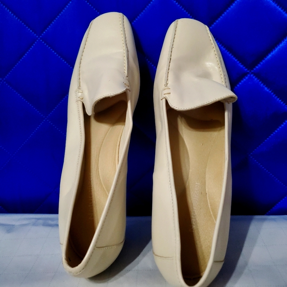 Shoe by Naturalizer - Picture 3 of 4
